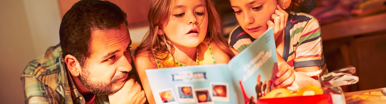 Famille profitant de McDonald's